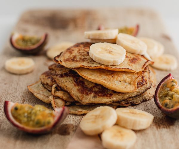 Simple Egg and Banana Pancakes (2 ingredients!) Veggie Recipes