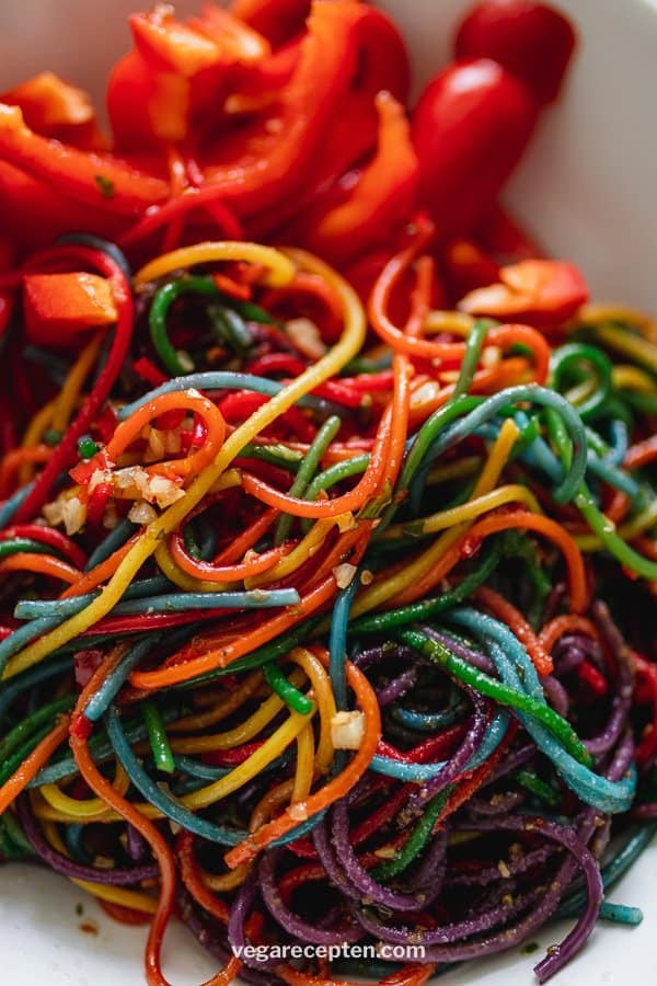 rainbow spaghetti aglio olio