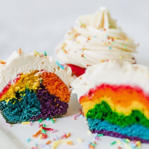 Regenboog cupcakes maken met botercreme en discodip