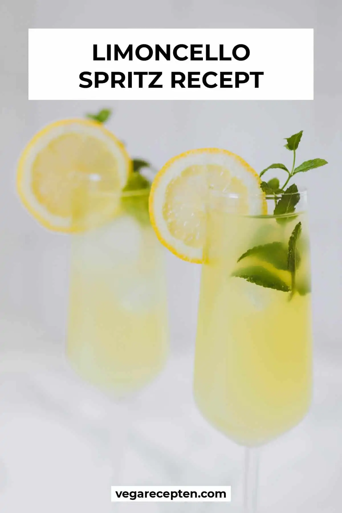 Limoncello spritz cocktail
