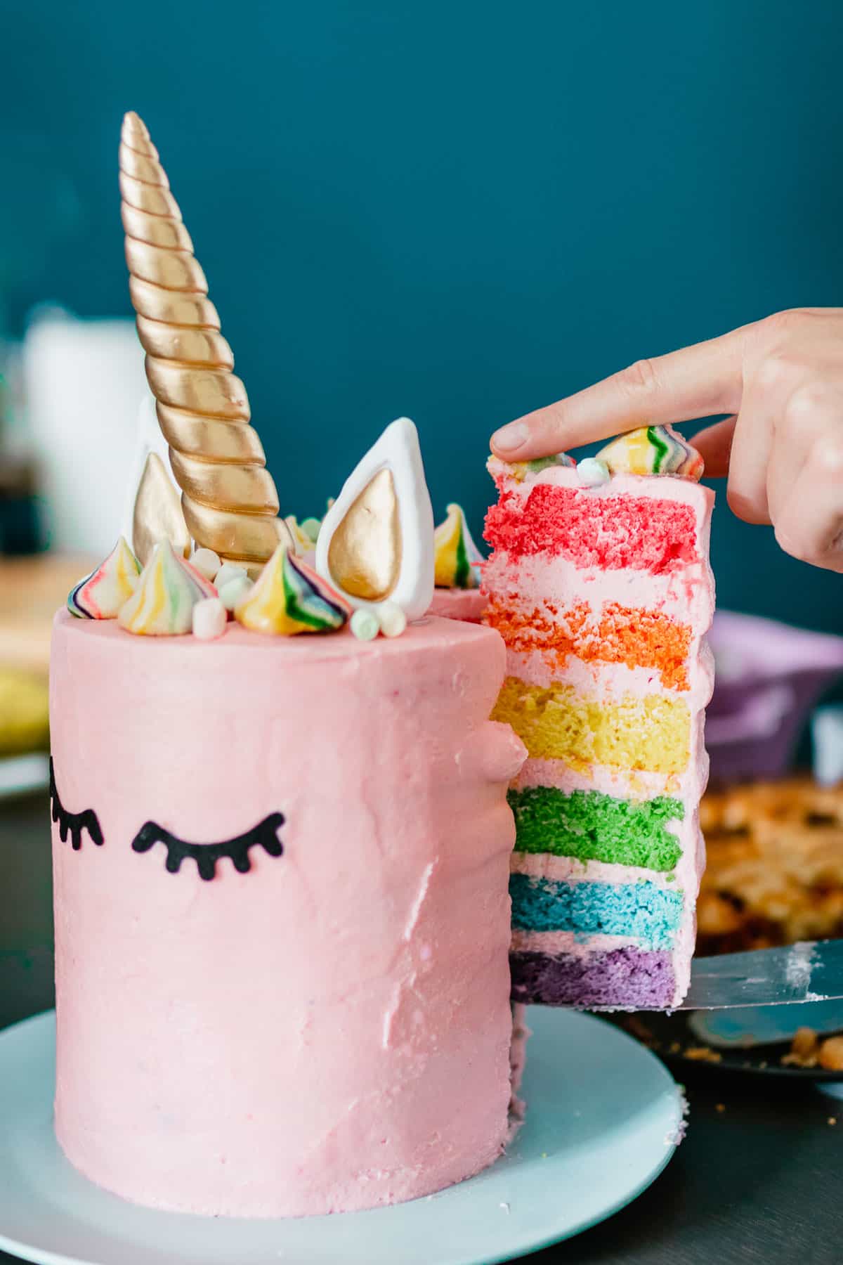 Vegan unicorn cake